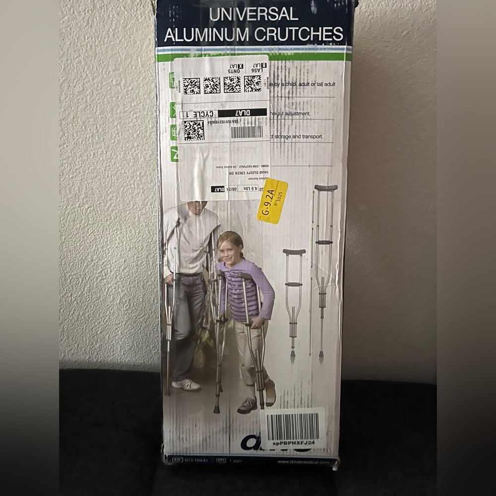 Universal aluminum crutches